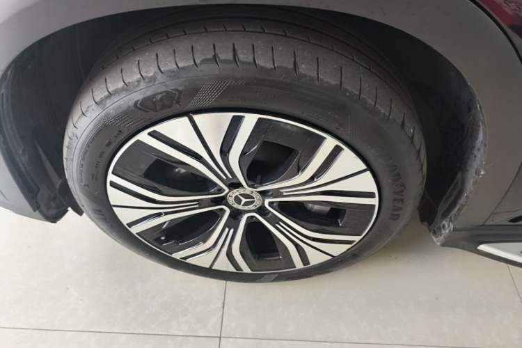 Used Mercedes-Benz EQE SUV 2024 500 4MATIC Luxury Edition Left Front Wheel Hub