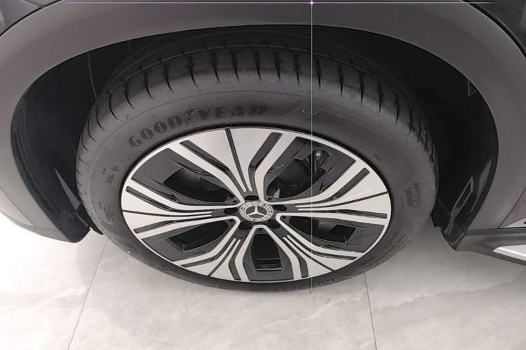Used Mercedes-Benz EQE SUV 2024 500 4MATIC Luxury Edition Left Front Wheel Hub