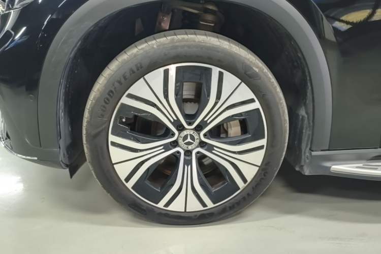 Used Mercedes-Benz EQE SUV 2024 500 4MATIC Left Front Wheel Hub