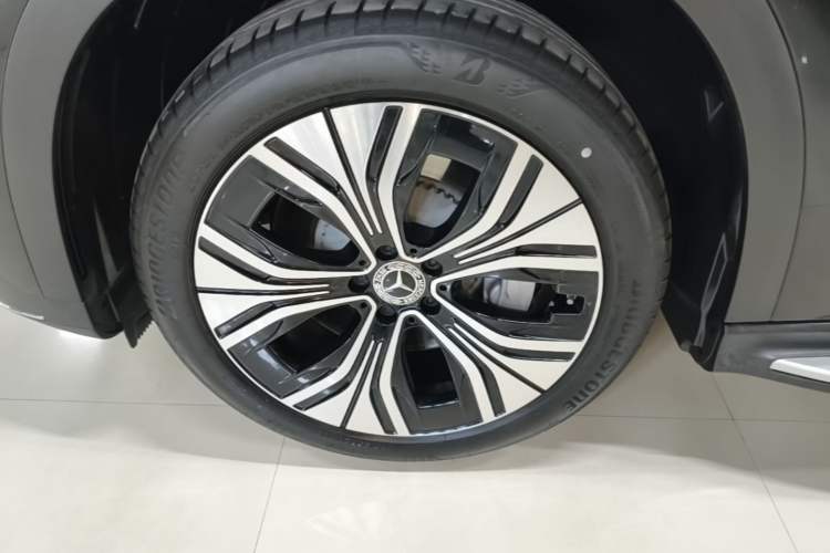 Used Mercedes-Benz EQE SUV 2024 500 4MATIC Luxury Edition Left Front Wheel Hub