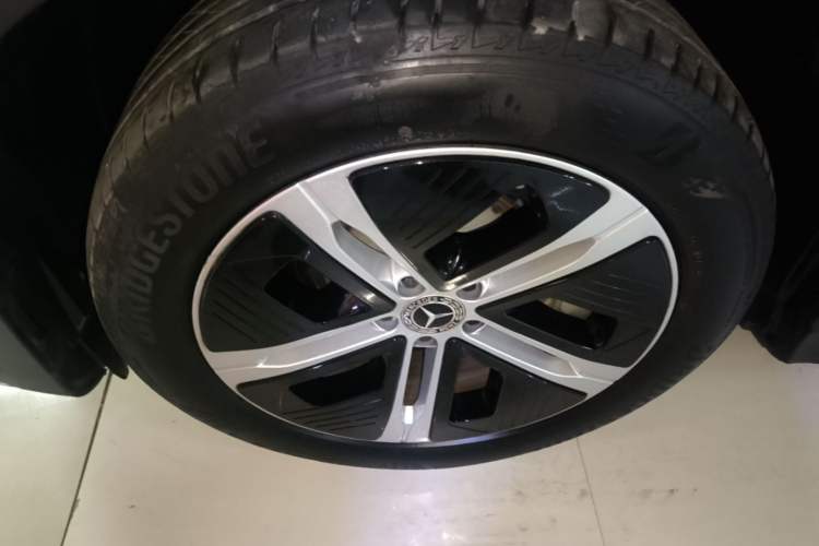Used Mercedes-Benz EQE SUV 2024 500 4MATIC Pioneer Edition Left Front Wheel Hub