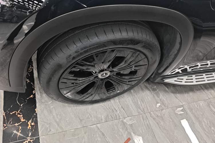 Used Mercedes-Benz EQE SUV 2024 350 4MATIC Luxury Edition Left Front Wheel Hub