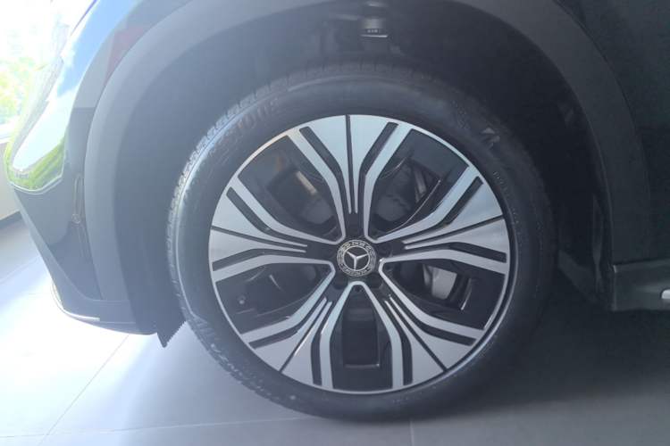 Used Mercedes-Benz EQE SUV 2024 500 4MATIC Pioneer Edition Left Front Wheel Hub