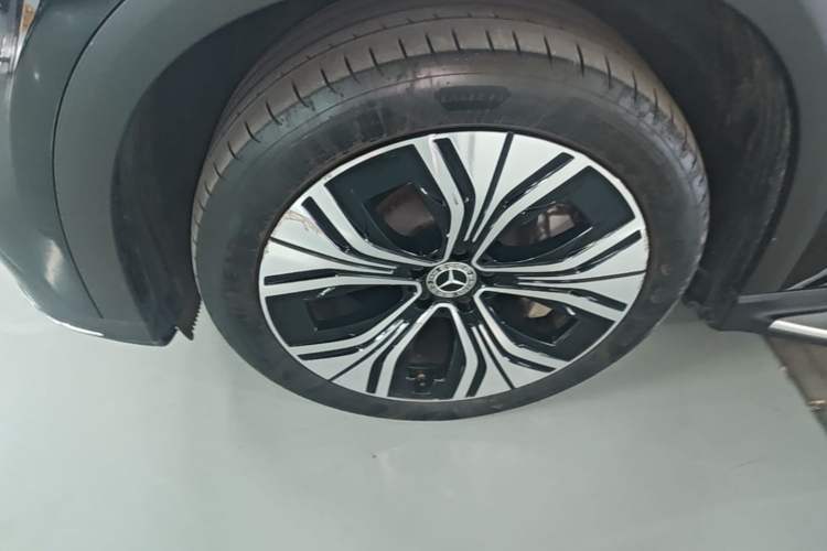 Used Mercedes-Benz EQE SUV 2024 500 4MATIC Luxury Edition Left Front Wheel Hub