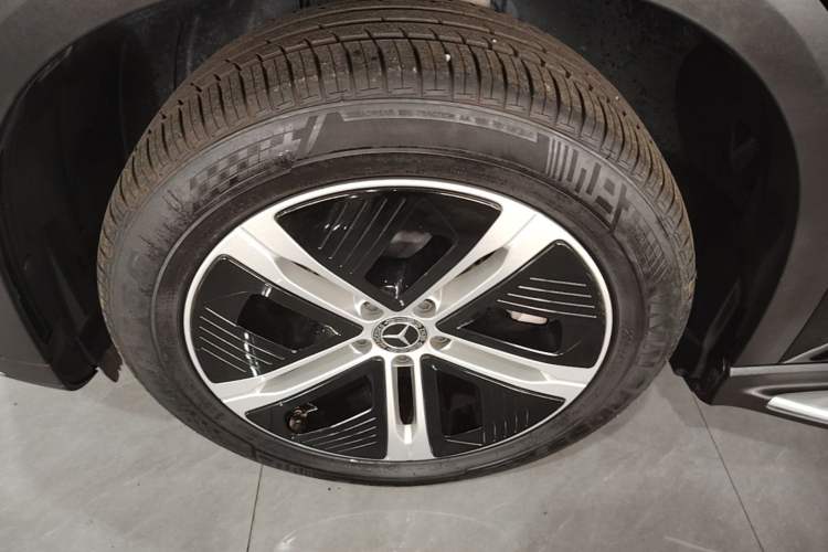 Used Mercedes-Benz EQE SUV 2024 500 4MATIC Pioneer Edition Left Front Wheel Hub