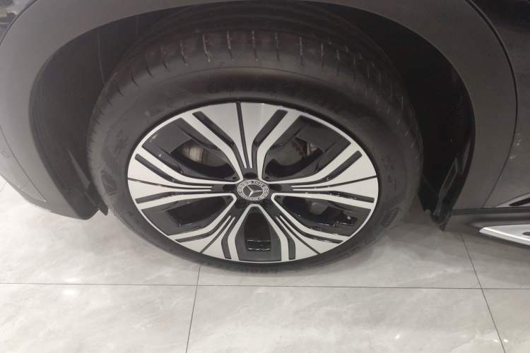 Used Mercedes-Benz EQE SUV 2024 500 4MATIC Luxury Edition Left Front Wheel Hub