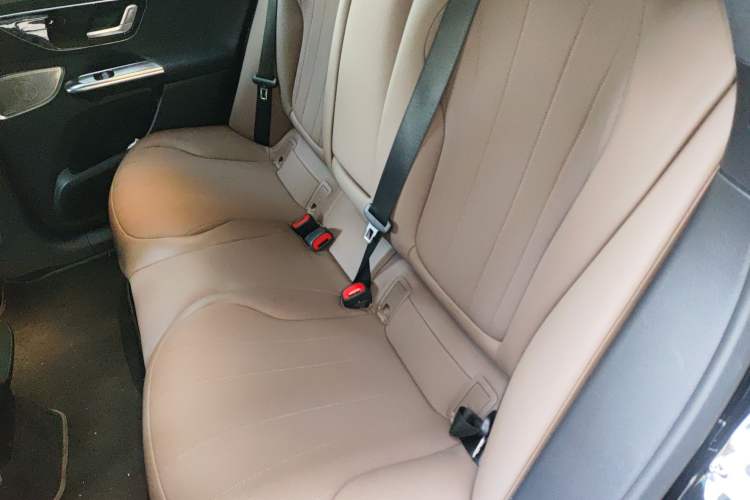 Used Mercedes-Benz EQE SUV 2024 500 4MATIC Luxury Edition Left Rear Seat