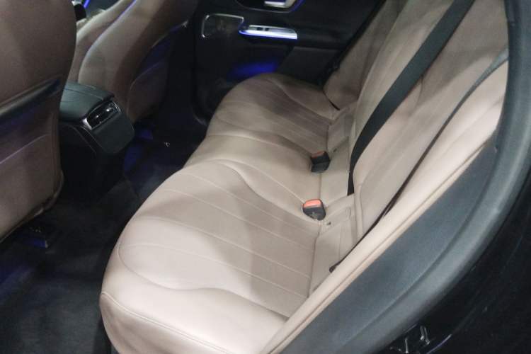 Used Mercedes-Benz EQE SUV 2024 500 4MATIC Luxury Edition Left Rear Seat