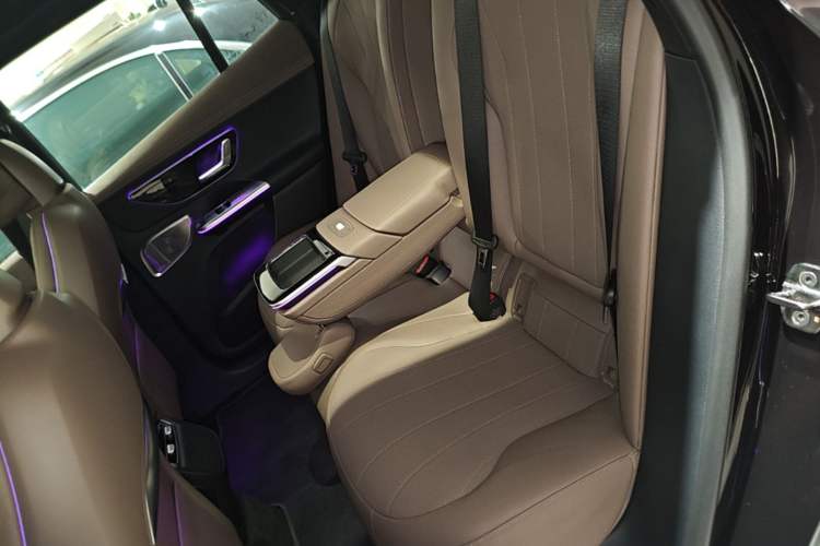 Used Mercedes-Benz EQE SUV 2024 500 4MATIC Luxury Edition Left Rear Seat