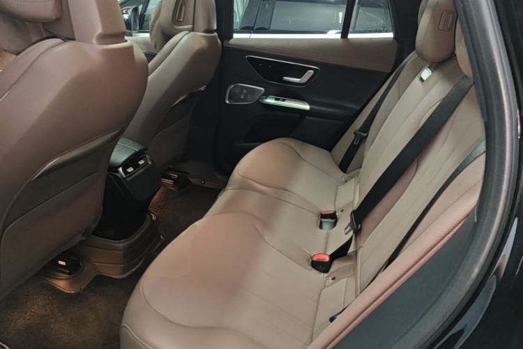 Used Mercedes-Benz EQE SUV 2024 350 4MATIC Luxury Edition Left Rear Seat