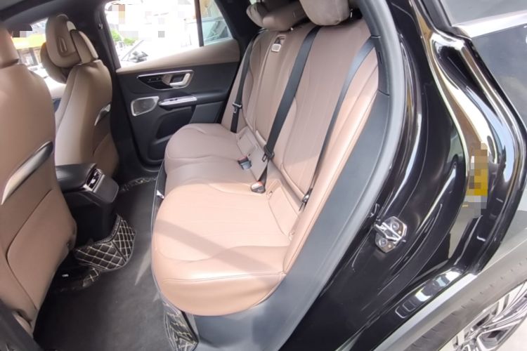 Used Mercedes-Benz EQE SUV 2024 500 4MATIC Luxury Edition Left Rear Seat