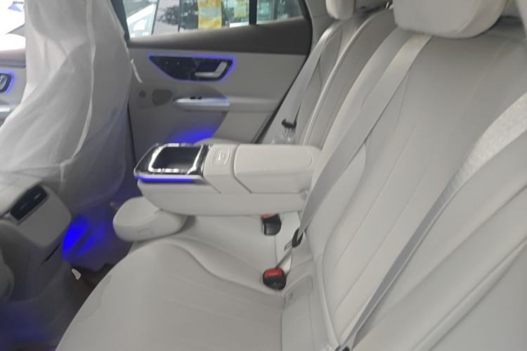 Used Mercedes-Benz EQE SUV 2024 500 4MATIC Luxury Edition Left Rear Seat