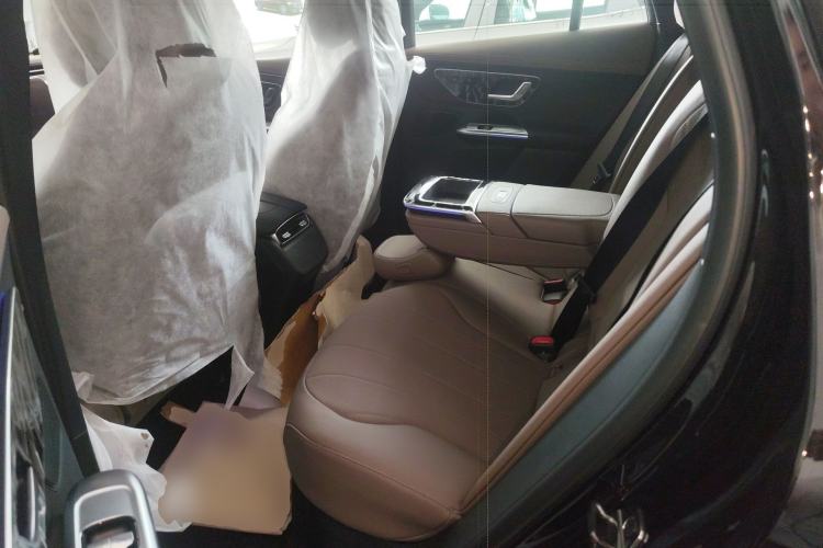 Used Mercedes-Benz EQE SUV 2024 500 4MATIC Luxury Edition Left Rear Seat