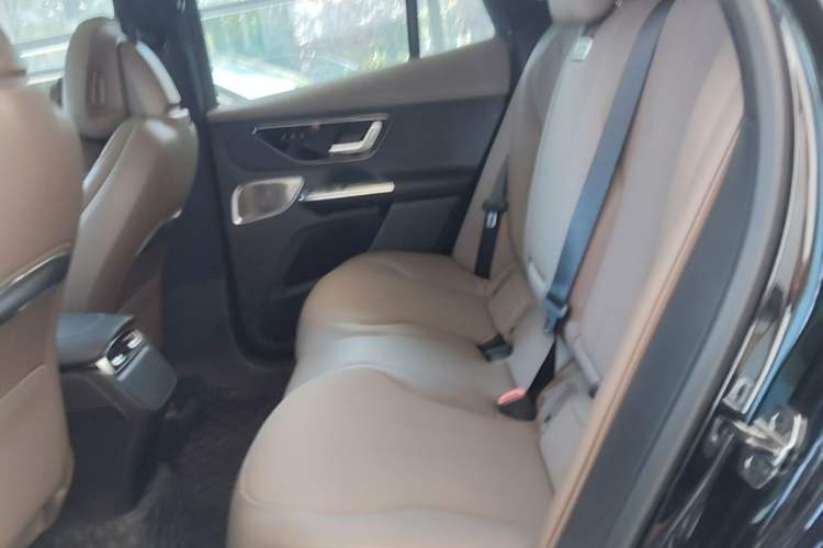 Used Mercedes-Benz EQE SUV 2024 500 4MATIC Luxury Edition Left Rear Seat