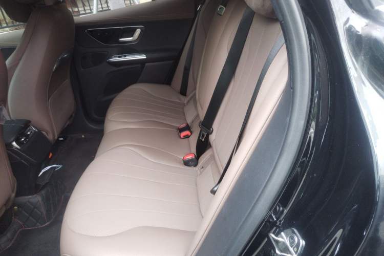 Used Mercedes-Benz EQE SUV 2024 350 4MATIC Luxury Edition Left Rear Seat
