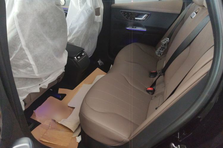 Used Mercedes-Benz EQE SUV 2024 500 4MATIC Luxury Edition Left Rear Seat