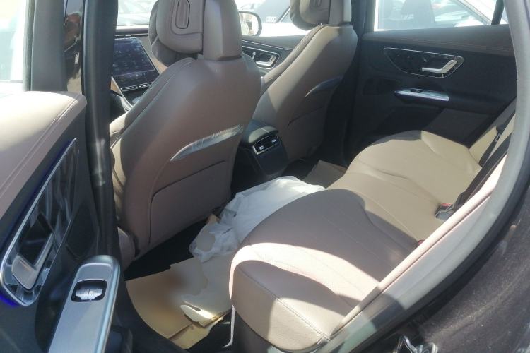 Used Mercedes-Benz EQE SUV 2024 500 4MATIC Pioneer Edition Left Rear Seat