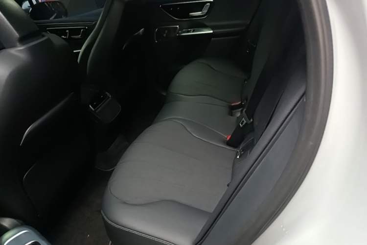 Used Mercedes-Benz EQE SUV 2024 350 4MATIC Luxury Edition Left Rear Seat