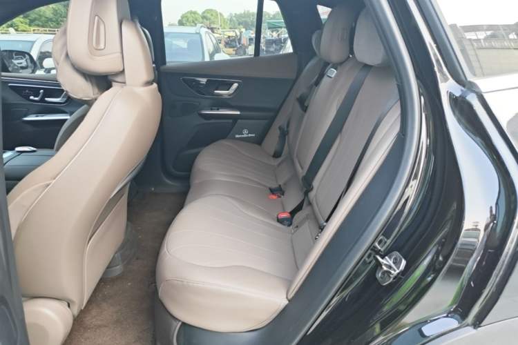 Used Mercedes-Benz EQE SUV 2024 500 4MATIC Luxury Edition Left Rear Seat