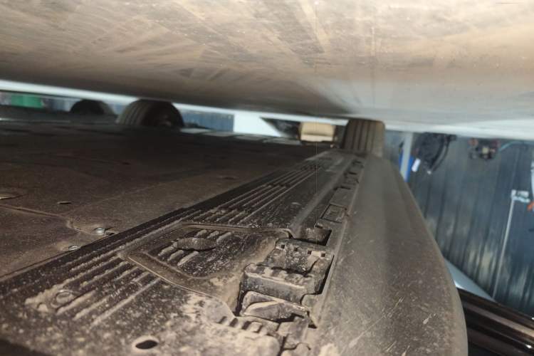Used Mercedes-Benz EQE SUV 2024 500 4MATIC Pioneer Edition Left Side Sill