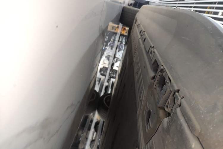 Used Mercedes-Benz EQE SUV 2024 500 4MATIC Luxury Edition Left Side Sill