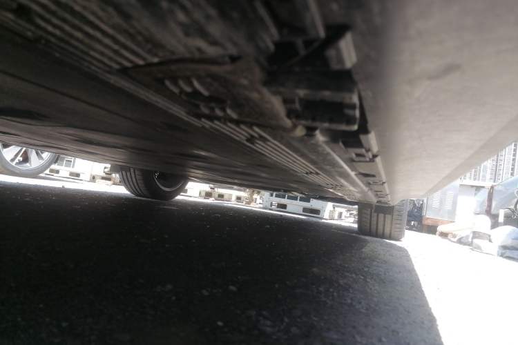 Used Mercedes-Benz EQE SUV 2024 500 4MATIC Pioneer Edition Left Side Sill