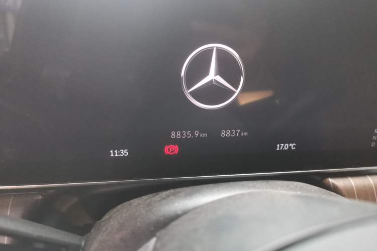Used Mercedes-Benz EQE SUV 2024 500 4MATIC Luxury Edition Odometer Close Up