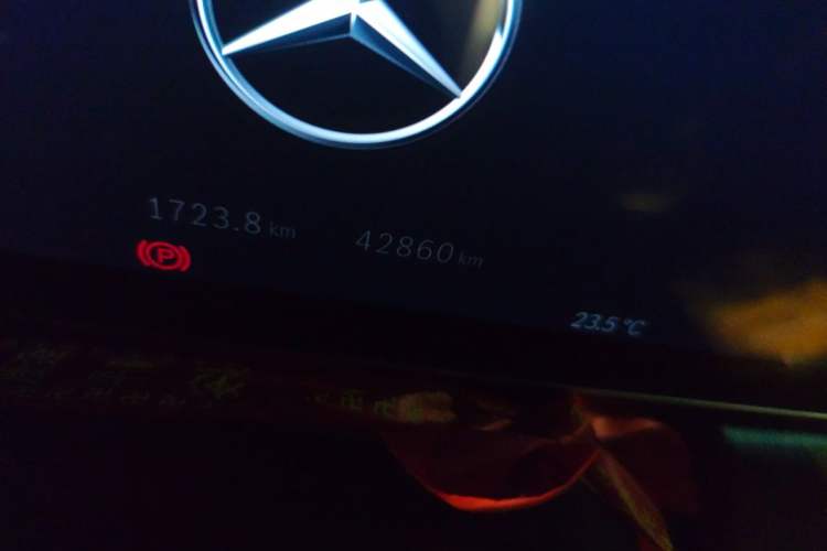 Used Mercedes-Benz EQE SUV 2024 500 4MATIC Pioneer Edition Odometer Close Up