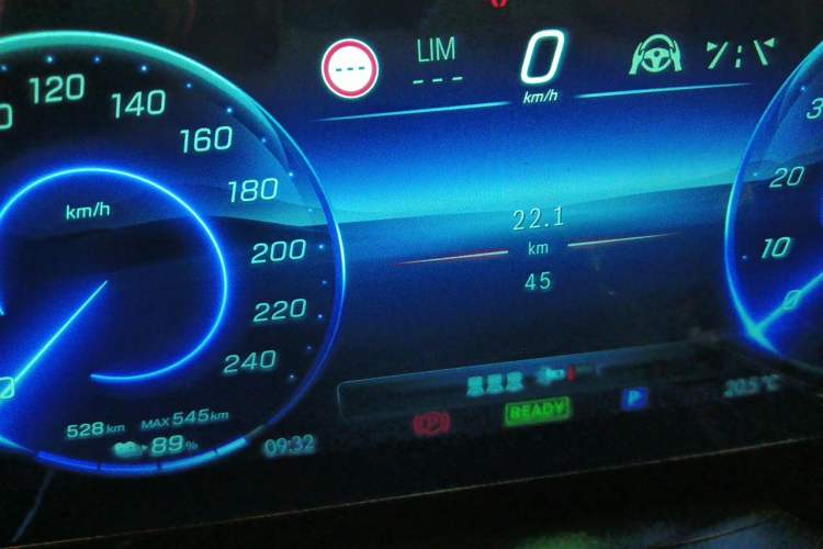 Used Mercedes-Benz EQE SUV 2024 500 4MATIC Luxury Edition Odometer Close Up