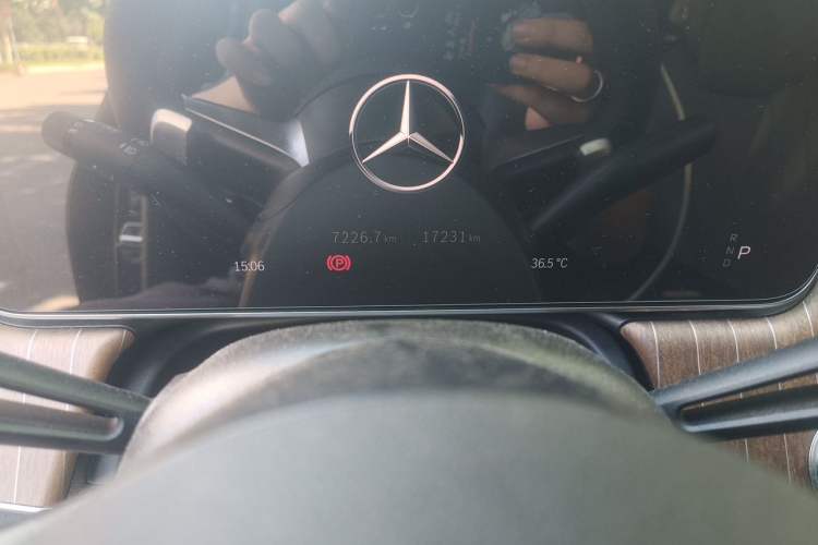 Used Mercedes-Benz EQE SUV 2024 500 4MATIC Luxury Edition Odometer Close Up