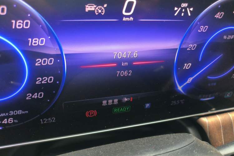 Used Mercedes-Benz EQE SUV 2024 500 4MATIC Pioneer Edition Odometer Close Up