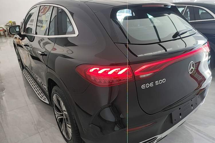 Used Mercedes-Benz EQE SUV 2024 500 4MATIC Luxury Edition Rear Left 45 Deg