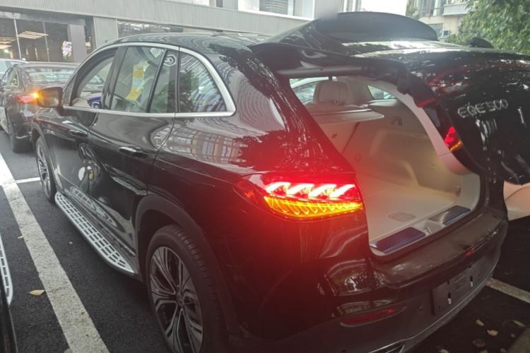 Used Mercedes-Benz EQE SUV 2024 500 4MATIC Luxury Edition Rear Left 45 Deg