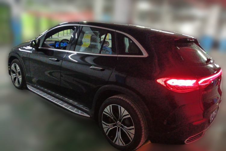 Used Mercedes-Benz EQE SUV 2024 500 4MATIC Luxury Edition Rear Left 45 Deg