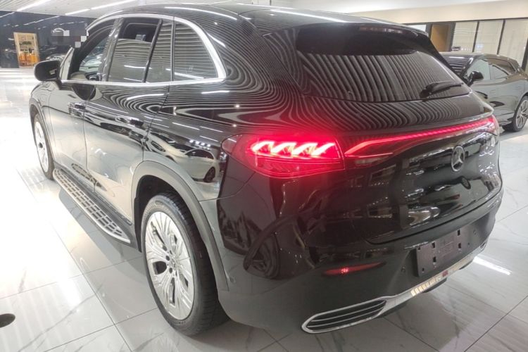 Used Mercedes-Benz EQE SUV 2024 500 4MATIC Luxury Edition Rear Left 45 Deg