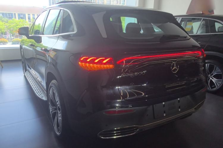 Used Mercedes-Benz EQE SUV 2024 500 4MATIC Pioneer Edition Rear Left 45 Deg