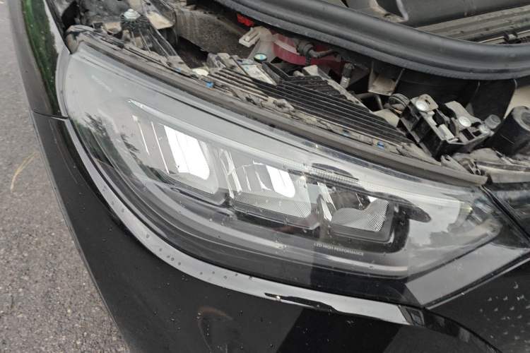 Used Mercedes-Benz EQE SUV 2024 500 4MATIC Pioneer Edition Right Front Headlight
