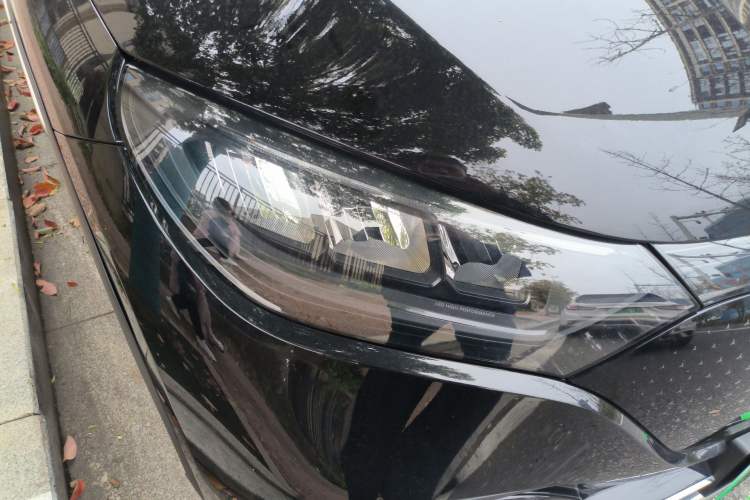 Used Mercedes-Benz EQE SUV 2024 500 4MATIC Pioneer Edition Right Front Headlight