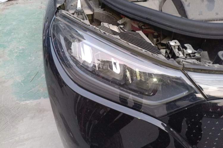 Used Mercedes-Benz EQE SUV 2024 500 4MATIC Luxury Edition Right Front Headlight