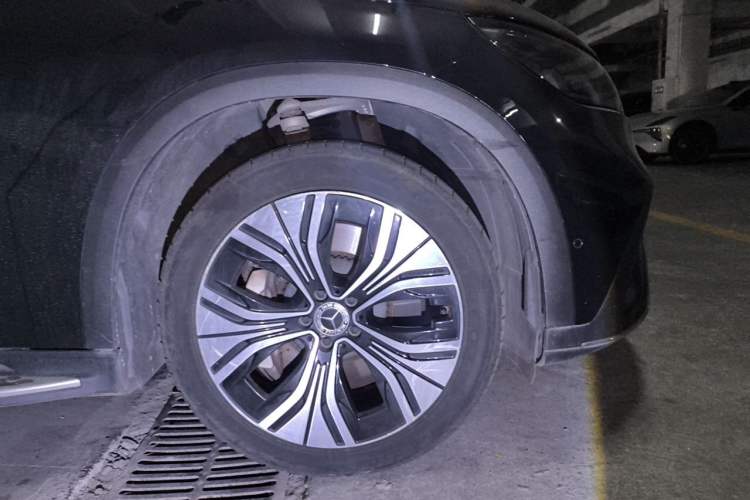 Used Mercedes-Benz EQE SUV 2024 500 4MATIC Luxury Edition Right Front Wheel Hub