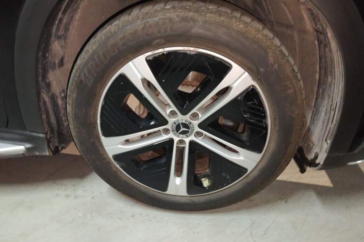 Used Mercedes-Benz EQE SUV 2024 500 4MATIC Pioneer Edition Right Front Wheel Hub