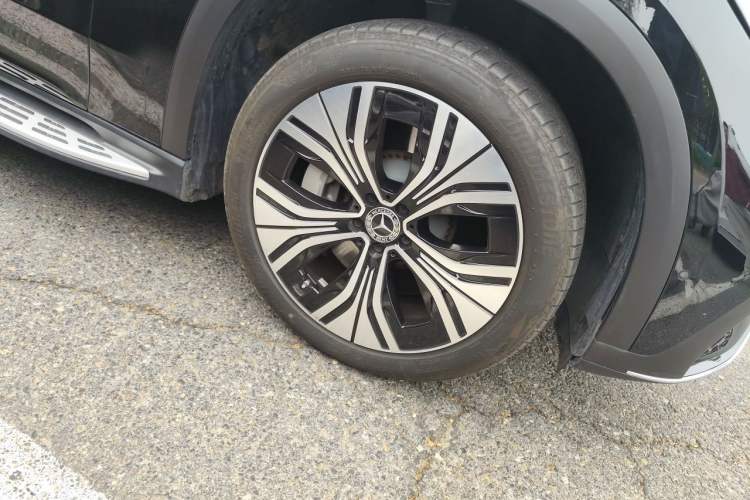 Used Mercedes-Benz EQE SUV 2024 500 4MATIC Luxury Edition Right Front Wheel Hub