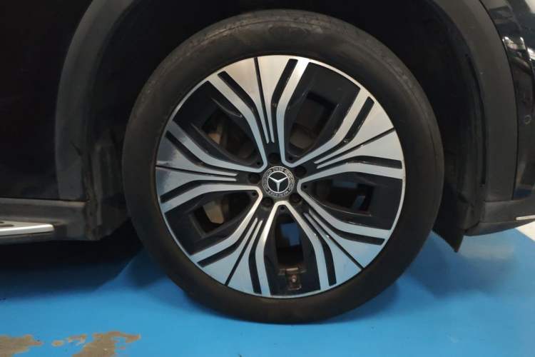 Used Mercedes-Benz EQE SUV 2024 350 4MATIC Luxury Edition Right Front Wheel Hub