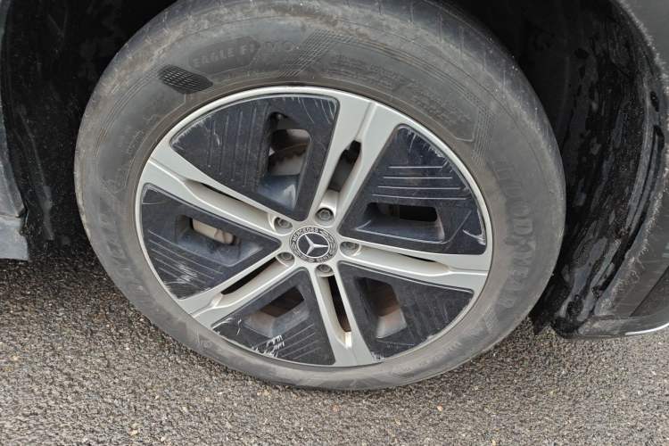 Used Mercedes-Benz EQE SUV 2024 500 4MATIC Pioneer Edition Right Front Wheel Hub