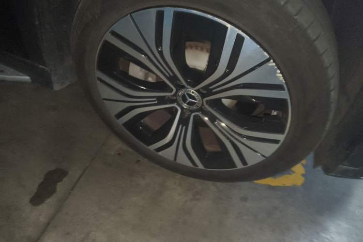 Used Mercedes-Benz EQE SUV 2024 500 4MATIC Pioneer Edition Right Front Wheel Hub