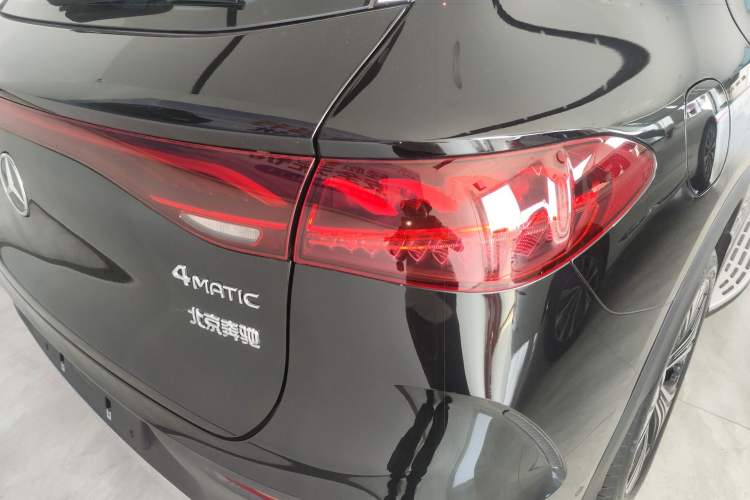 Used Mercedes-Benz EQE SUV 2024 500 4MATIC Pioneer Edition Right Rear Taillight