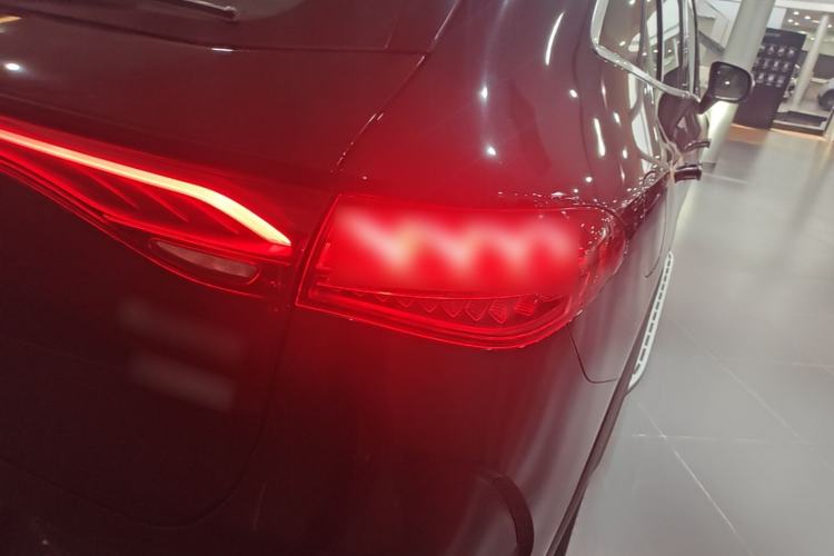 Used Mercedes-Benz EQE SUV 2024 500 4MATIC Pioneer Edition Right Rear Taillight