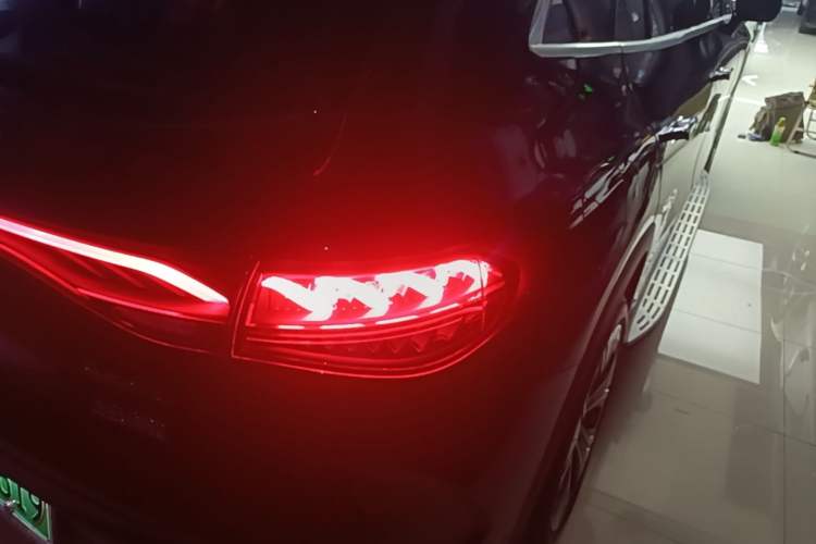 Used Mercedes-Benz EQE SUV 2024 350 4MATIC Luxury Edition Right Rear Taillight