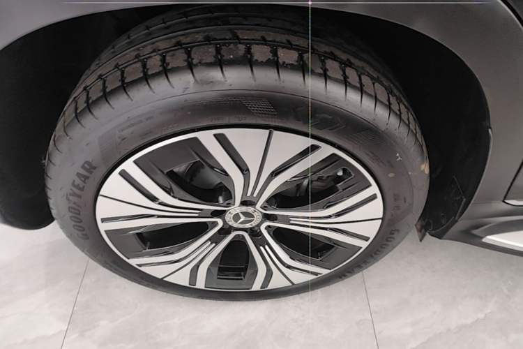 Used Mercedes-Benz EQE SUV 2024 500 4MATIC Luxury Edition Right Rear Wheel Hub