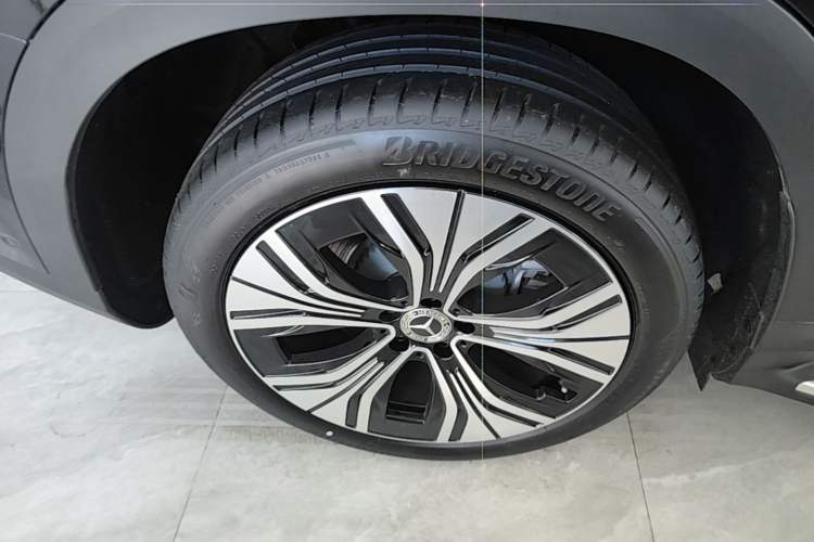Used Mercedes-Benz EQE SUV 2024 500 4MATIC Pioneer Edition Right Rear Wheel Hub